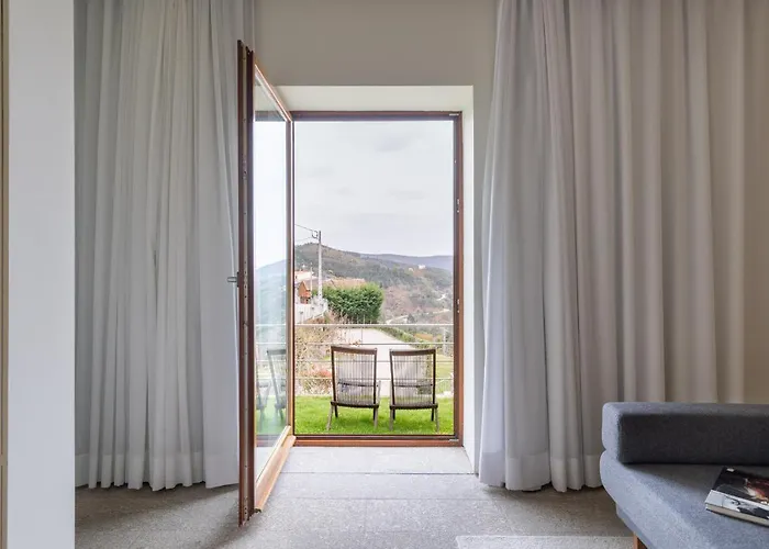 Casas Da Lapa, Nature & מלון